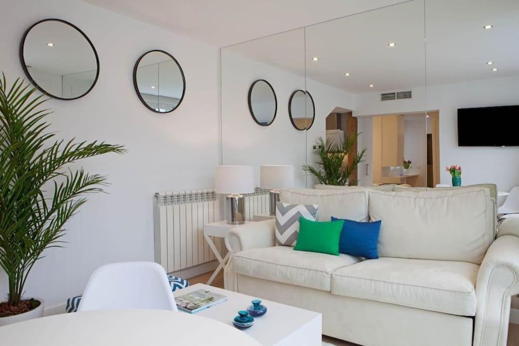 Luminoso Apartamento Con Terraza En Sol Apartment Madrid Luaran gambar