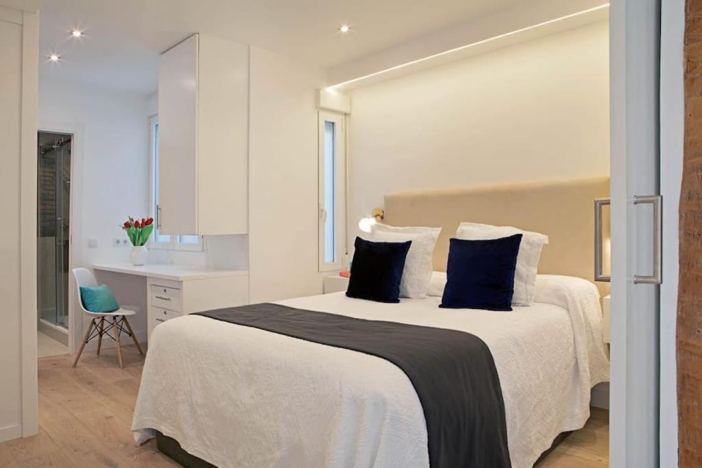 Luminoso Apartamento Con Terraza En Sol Apartment Madrid Luaran gambar