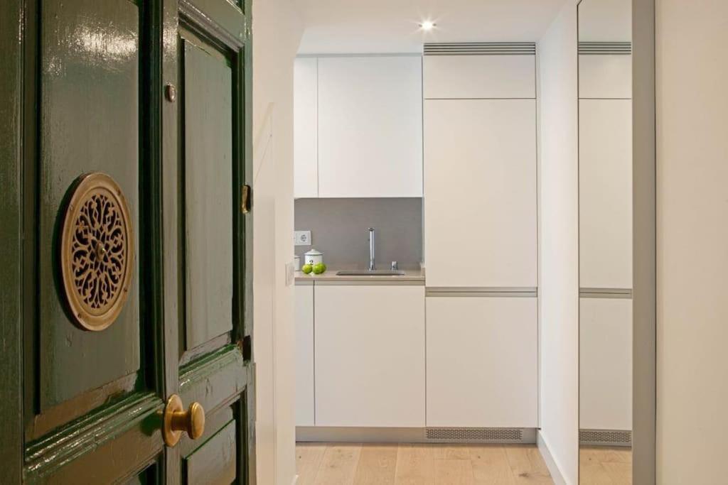 Luminoso Apartamento Con Terraza En Sol Apartment Madrid Luaran gambar